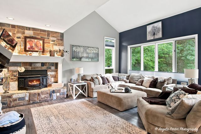 2001 Villanova Drive, Johnsburg, IL 60051