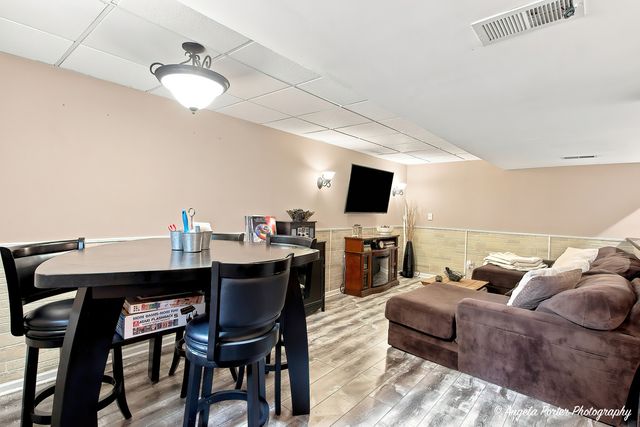 2001 Villanova Drive, Johnsburg, IL 60051