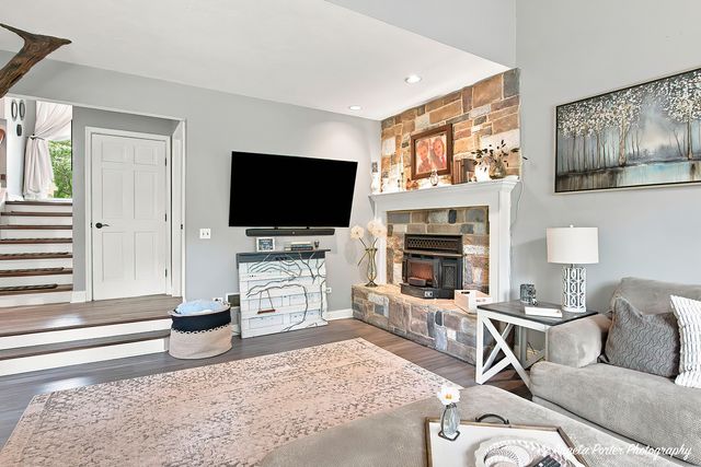 2001 Villanova Drive, Johnsburg, IL 60051