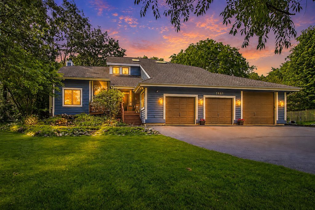 2001 Villanova Drive, Johnsburg, IL 60051