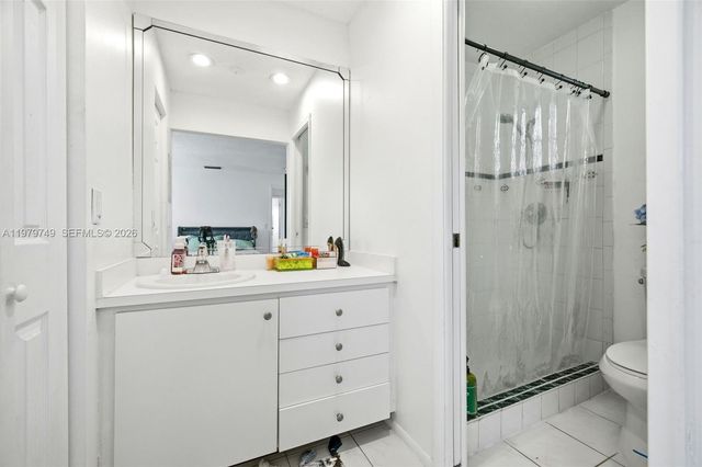 1185 NW 92nd Ave, Pembroke Pines, FL 33024