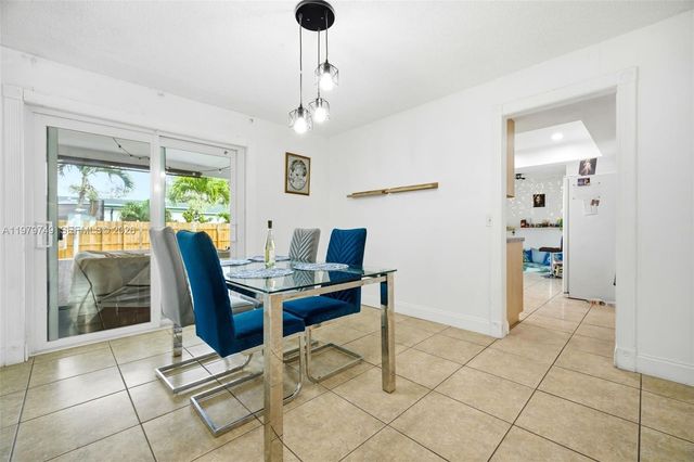 1185 NW 92nd Ave, Pembroke Pines, FL 33024