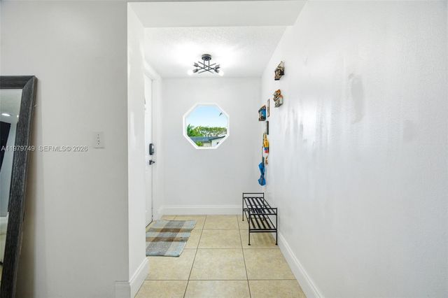 1185 NW 92nd Ave, Pembroke Pines, FL 33024