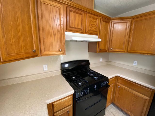 108 Hague ST, Hutto, TX 78634