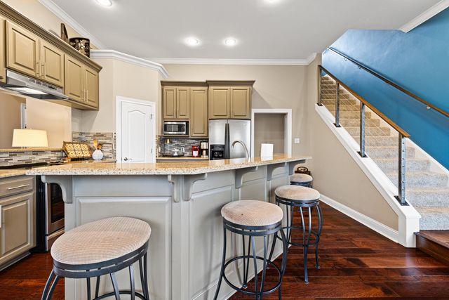 906 Windemere Cir, Longview, TX 75601