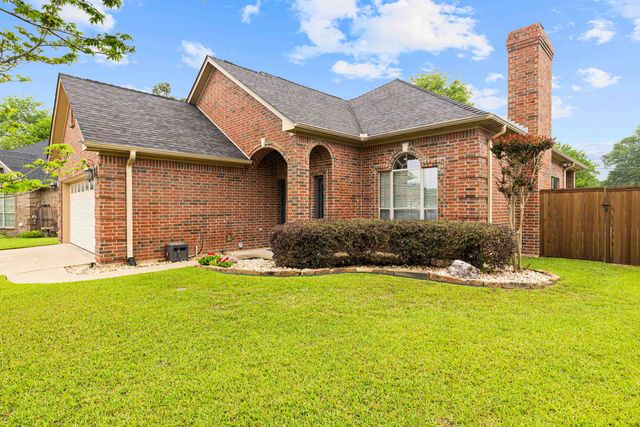 906 Windemere Cir, Longview, TX 75601