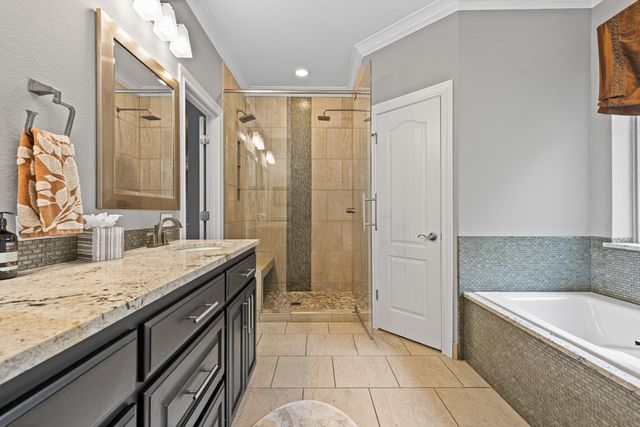 906 Windemere Cir, Longview, TX 75601