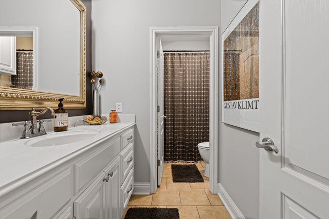 906 Windemere Cir, Longview, TX 75601