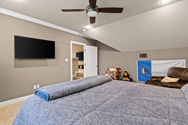 906 Windemere Cir, Longview, TX 75601