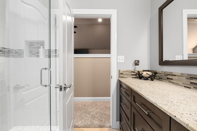 906 Windemere Cir, Longview, TX 75601