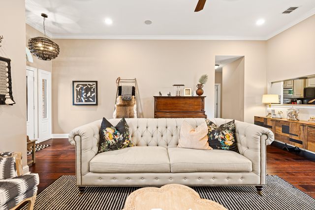 906 Windemere Cir, Longview, TX 75601