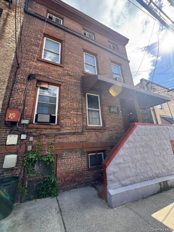 93 Ann Street, Newburgh, NY 12550