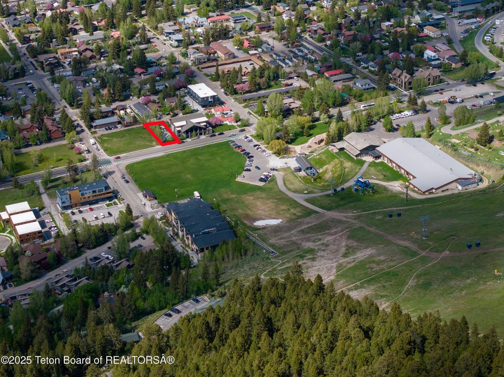 35 E SNOW KING Avenue, Jackson, WY 83001 photo 7