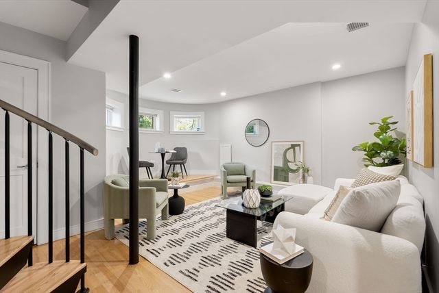 1896 Beacon Street 1, Brookline, MA 02445