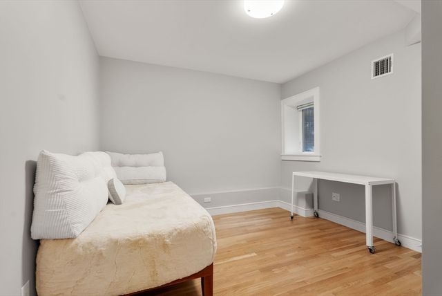 1896 Beacon Street 1, Brookline, MA 02445