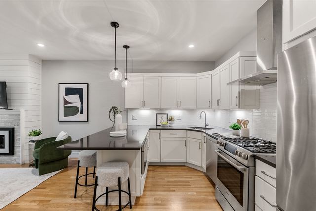 1896 Beacon Street 1, Brookline, MA 02445