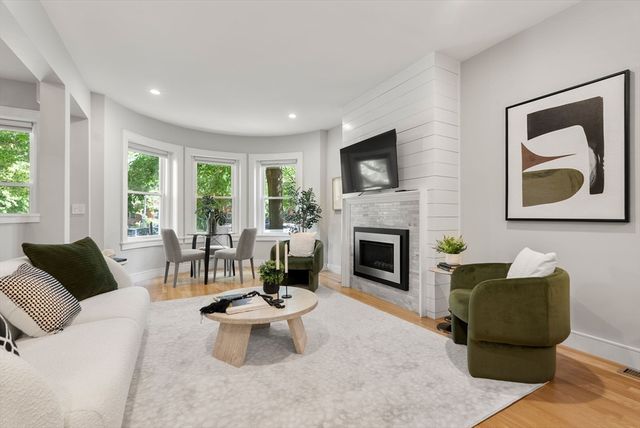 1896 Beacon Street 1, Brookline, MA 02445