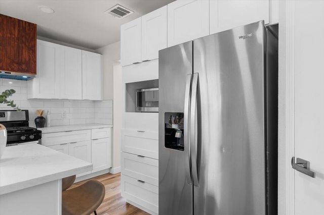 6437 Old Harbor LN, Austin, TX 78739