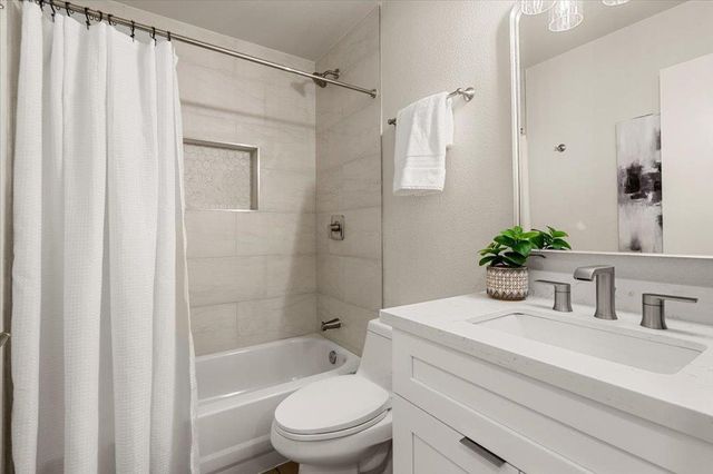 6437 Old Harbor LN, Austin, TX 78739