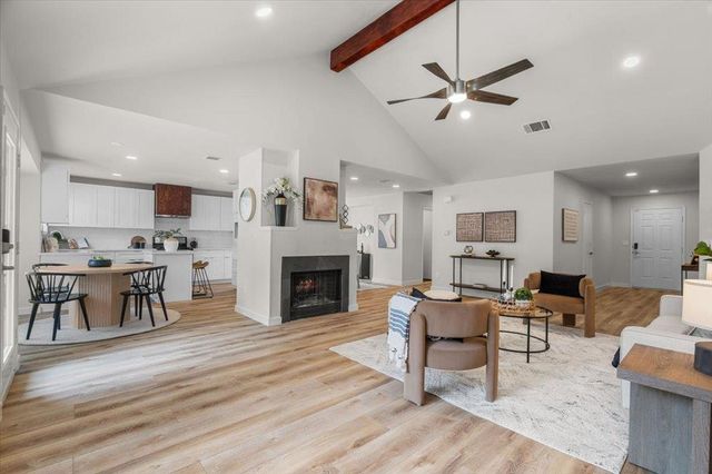 6437 Old Harbor LN, Austin, TX 78739