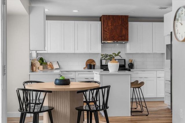 6437 Old Harbor LN, Austin, TX 78739