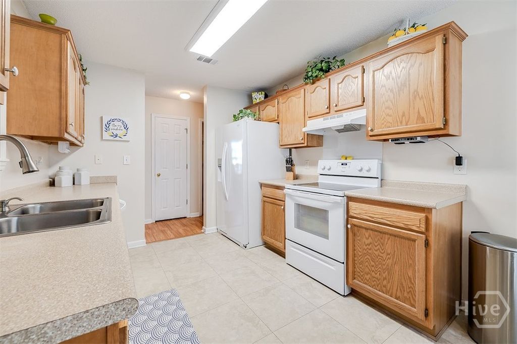 Image 10 of property listing at 174 Jamestown Drive, Rincon, GA 31326