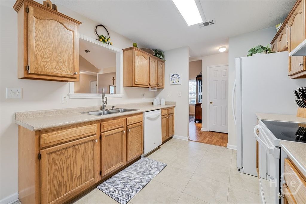 Image 11 of property listing at 174 Jamestown Drive, Rincon, GA 31326