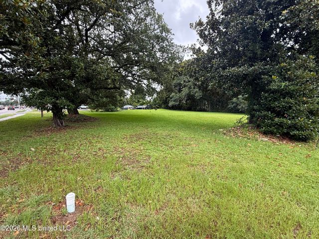 2685 Pass Road, Biloxi, MS 39531