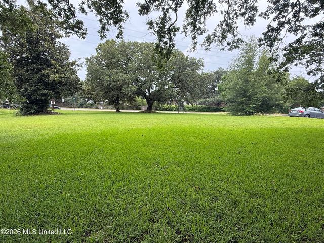 2685 Pass Road, Biloxi, MS 39531