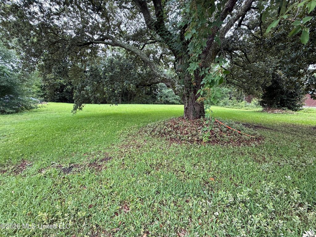 2685 Pass Road, Biloxi, MS 39531
