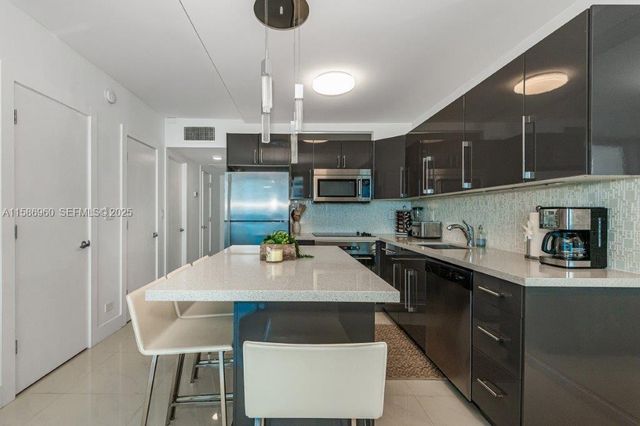 2301 Collins Avenue 1111, Miami Beach, FL 33139