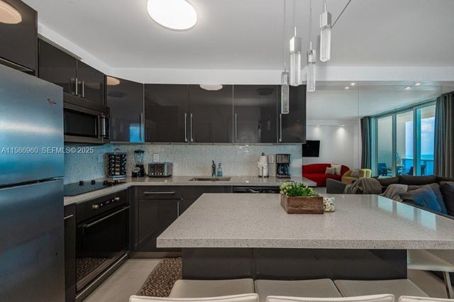 2301 Collins Avenue 1111, Miami Beach, FL 33139