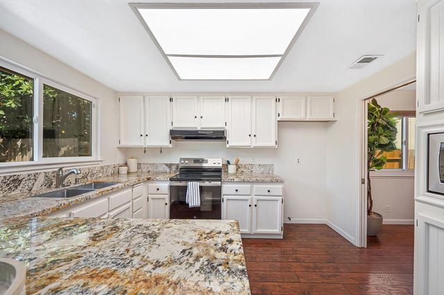 5812 Kimberly Hill Ct, Carmichael, CA 95608