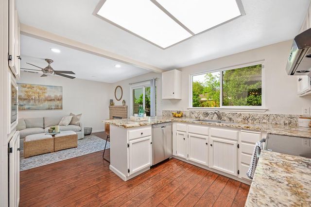 5812 Kimberly Hill Ct, Carmichael, CA 95608