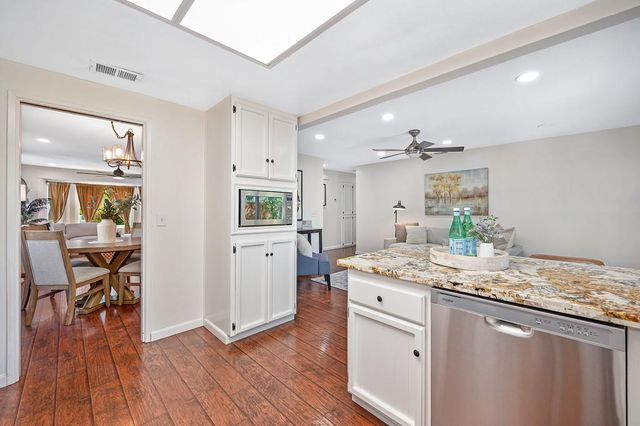 5812 Kimberly Hill Ct, Carmichael, CA 95608