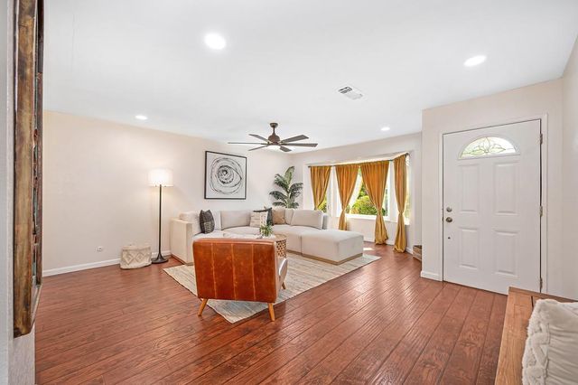 5812 Kimberly Hill Ct, Carmichael, CA 95608