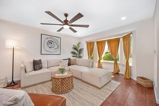 5812 Kimberly Hill Ct, Carmichael, CA 95608