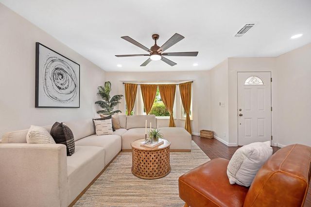 5812 Kimberly Hill Ct, Carmichael, CA 95608