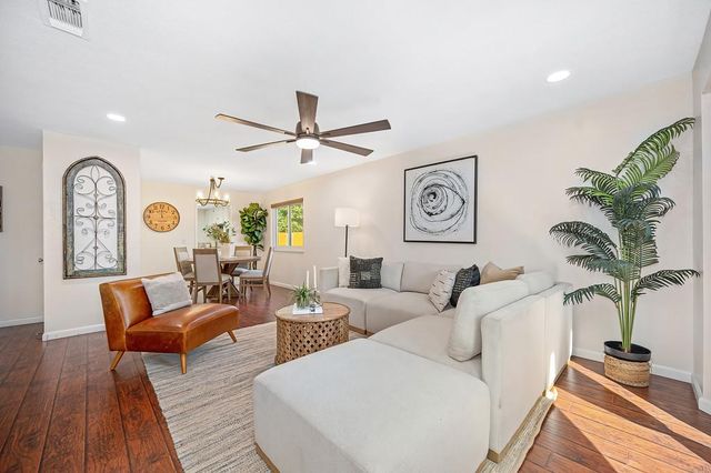 5812 Kimberly Hill Ct, Carmichael, CA 95608