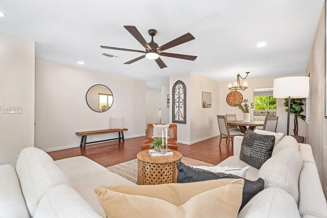 5812 Kimberly Hill Ct, Carmichael, CA 95608