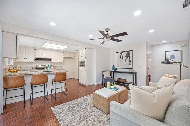 5812 Kimberly Hill Ct, Carmichael, CA 95608