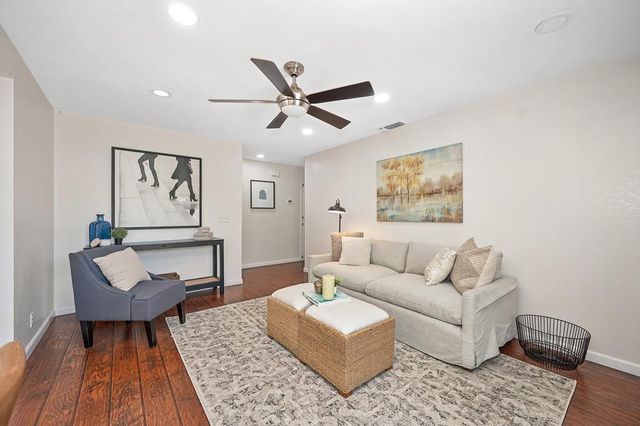 5812 Kimberly Hill Ct, Carmichael, CA 95608