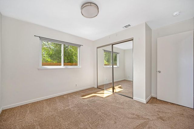 5812 Kimberly Hill Ct, Carmichael, CA 95608