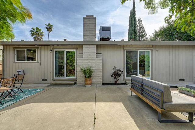 5812 Kimberly Hill Ct, Carmichael, CA 95608