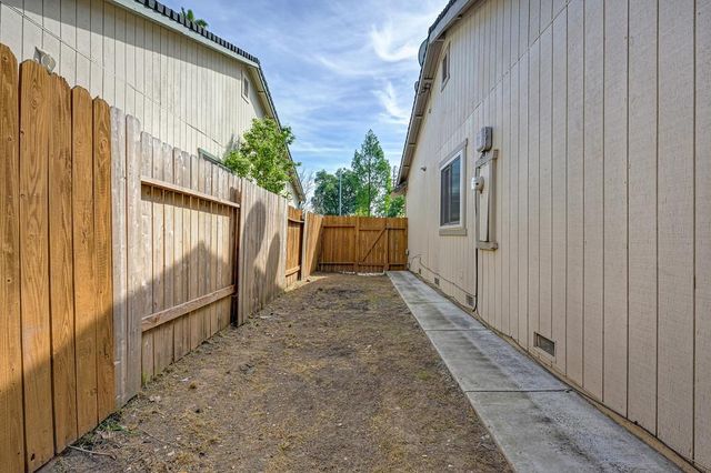 5812 Kimberly Hill Ct, Carmichael, CA 95608