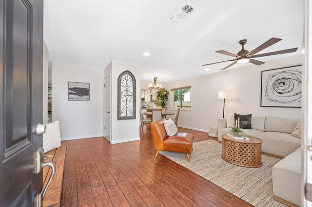 5812 Kimberly Hill Ct, Carmichael, CA 95608