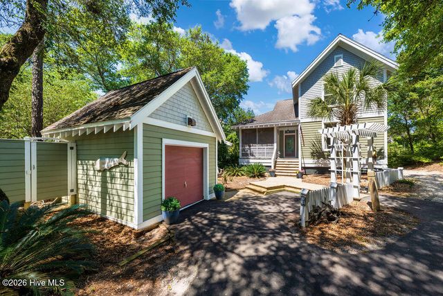 5 Grove Court, Southport, NC 28461