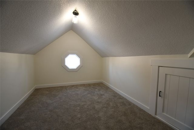 1324 Army Post Road, Des Moines, IA 50315