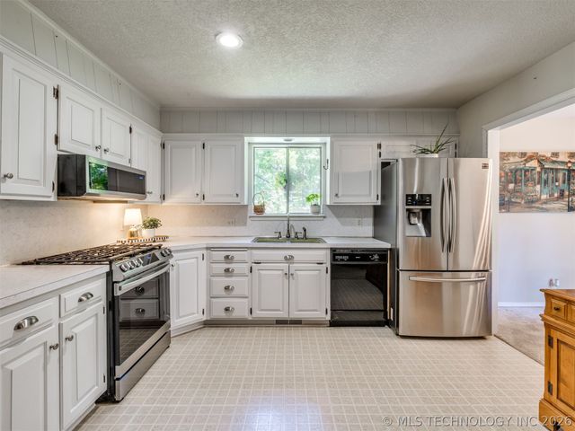 4213 Lakeside Drive, Sapulpa, OK 74066