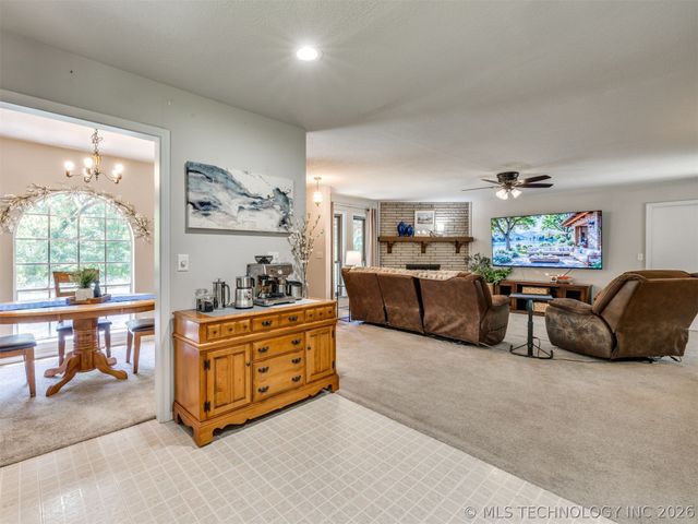 4213 Lakeside Drive, Sapulpa, OK 74066